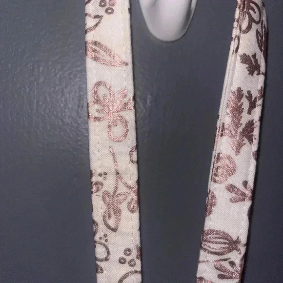 White & Brown Floral Lanyard - Picture 5 of 5